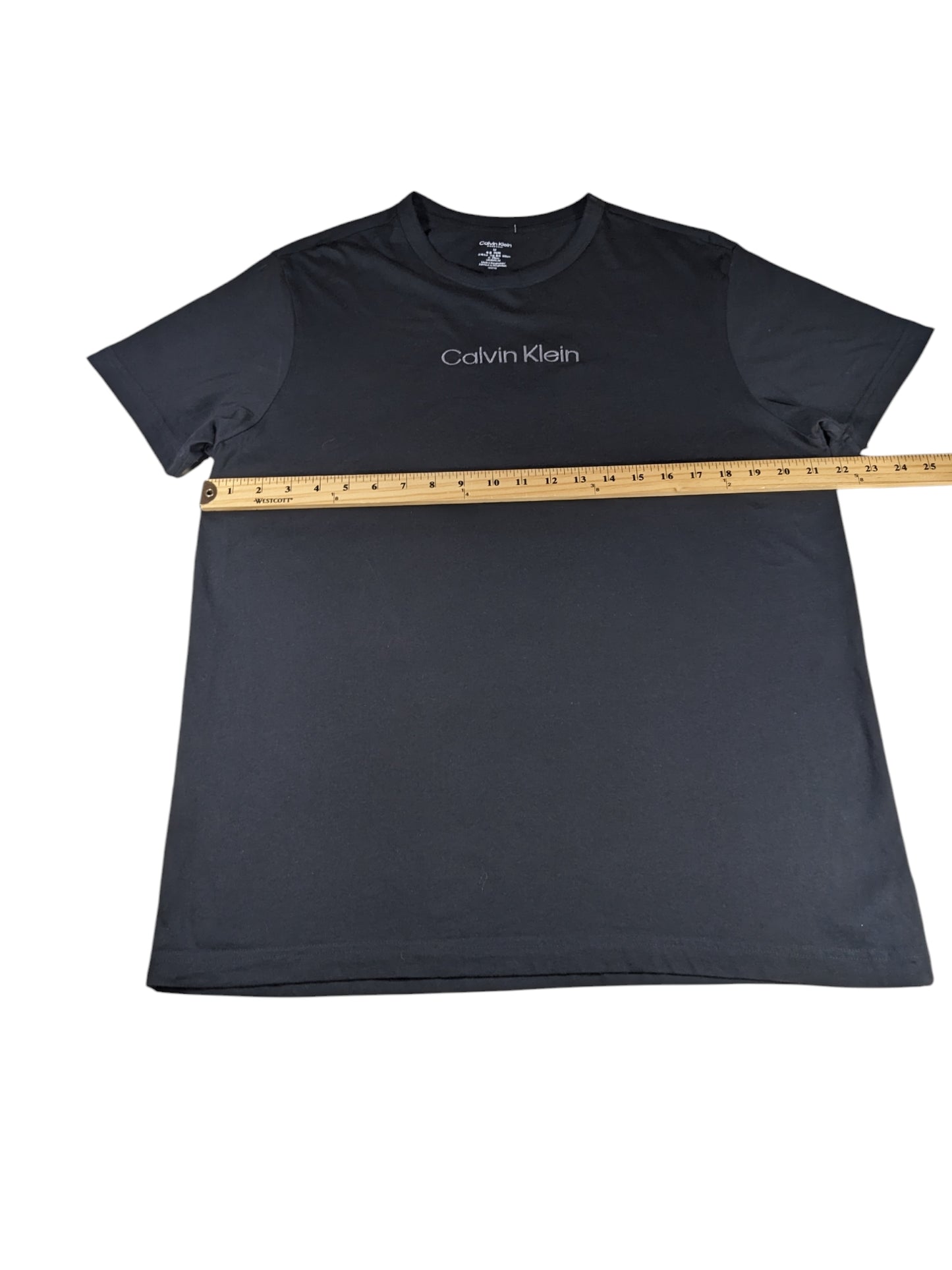 Calvin Klein T-shirt