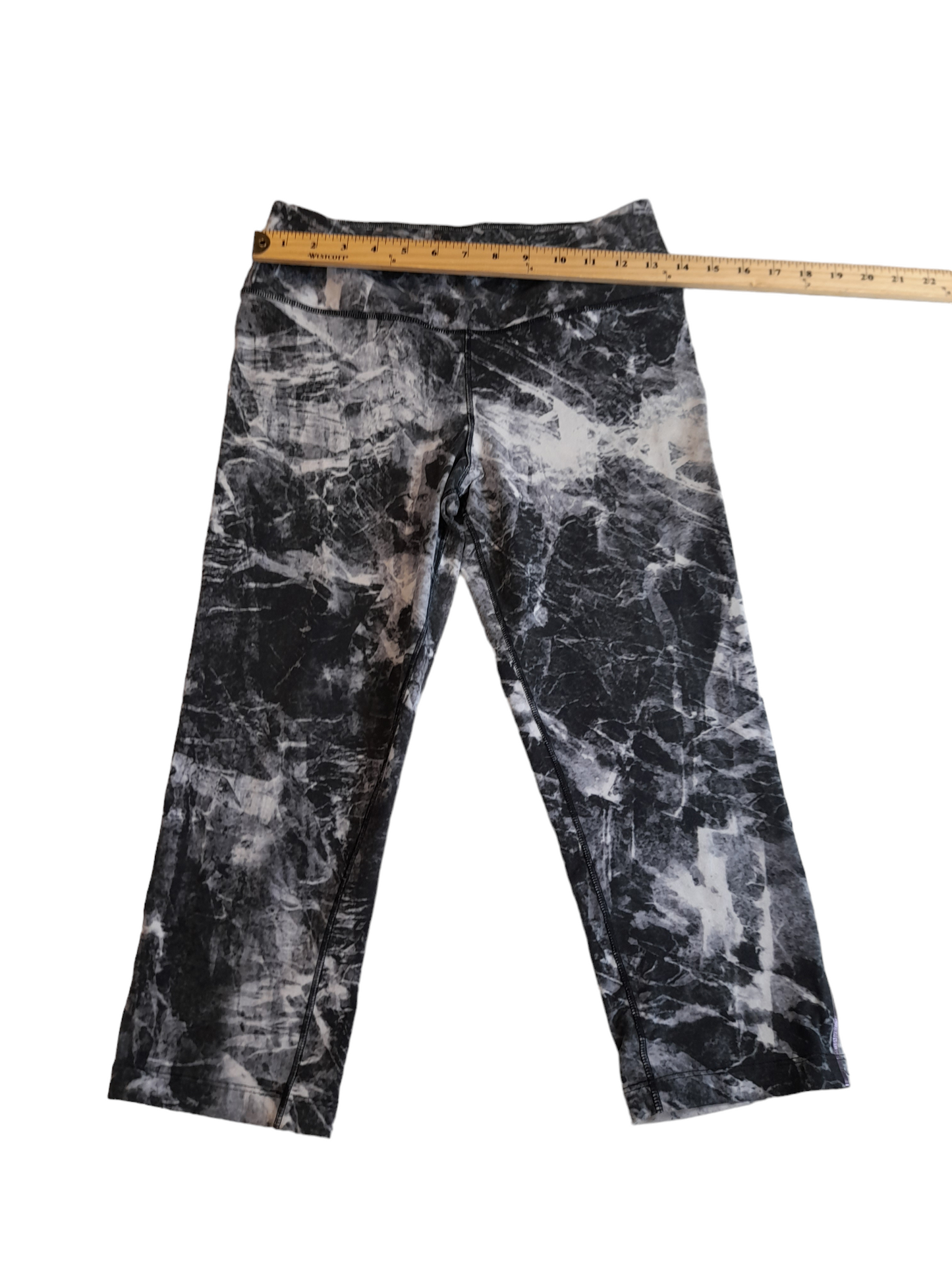 Nike Dri Fit 3 Quarter Leggings size Medium