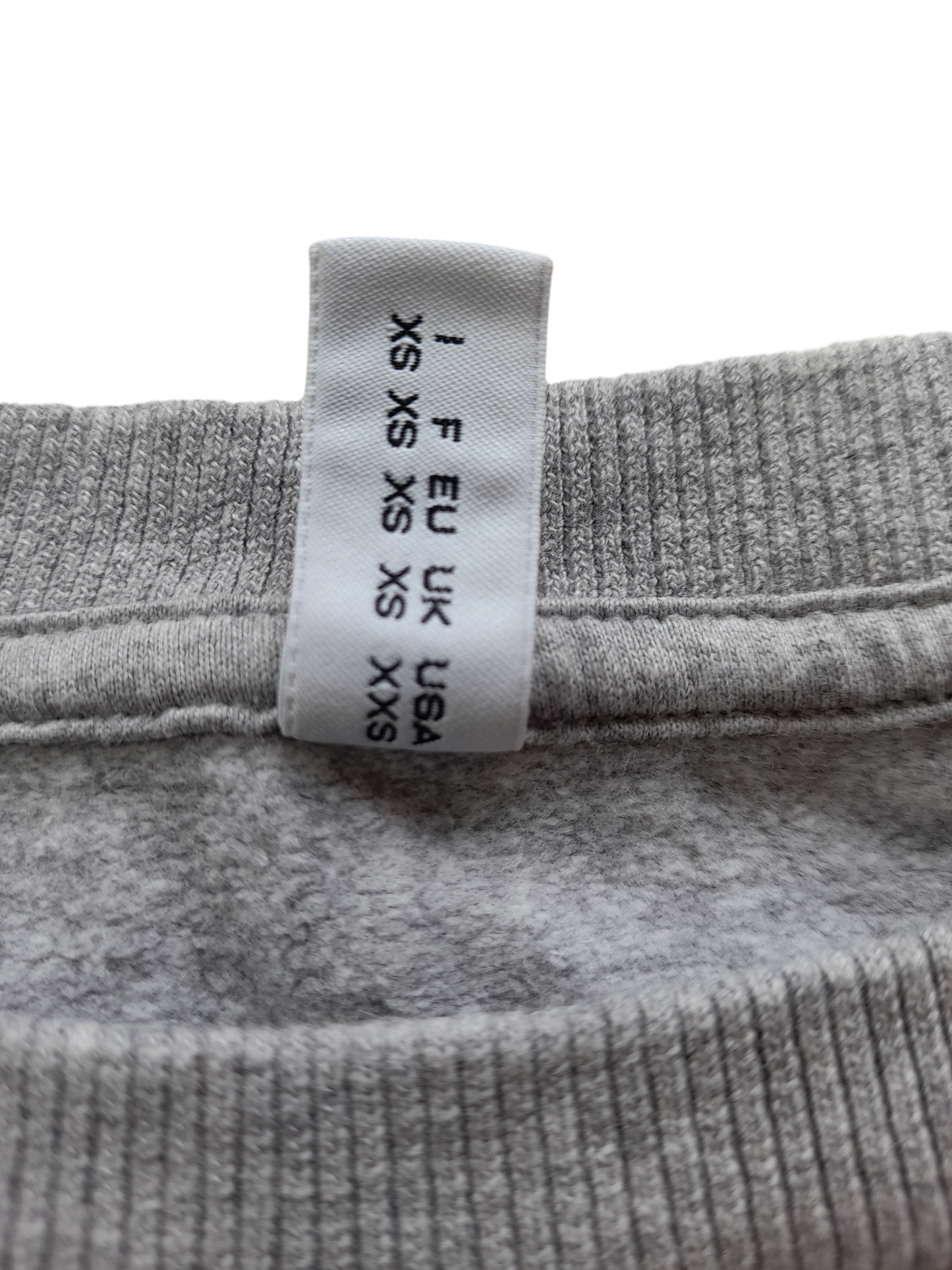 Suéter corto Moschino