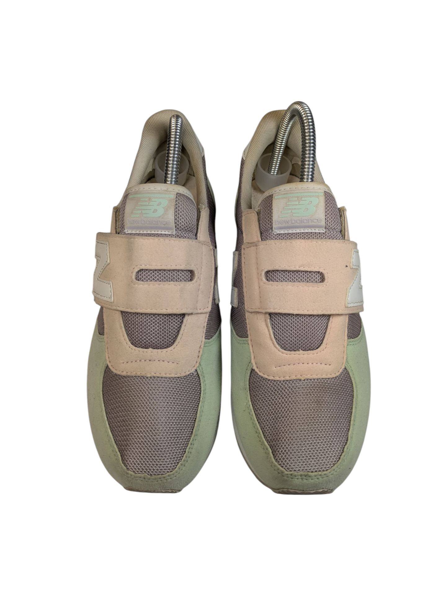 New Balance 220 Trainers