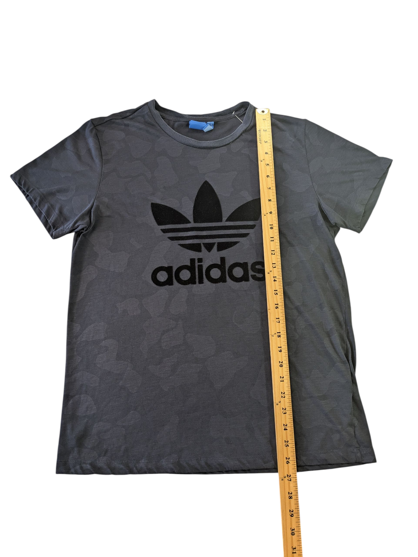Adidas T-shirt