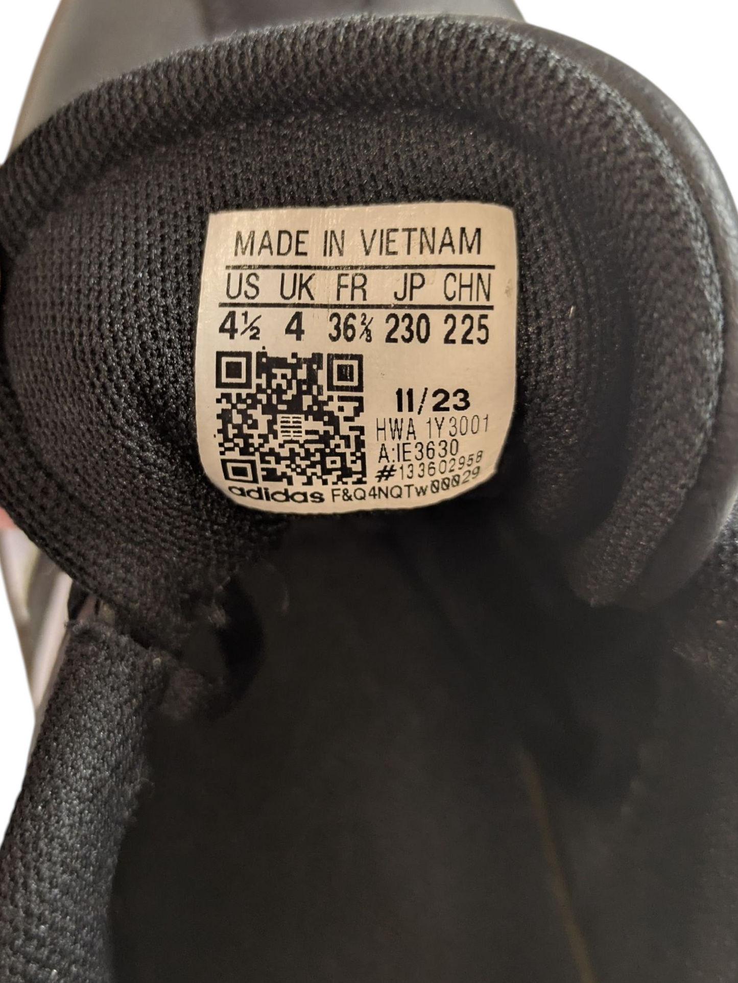 Adidas VL Court 3.0 Size 4