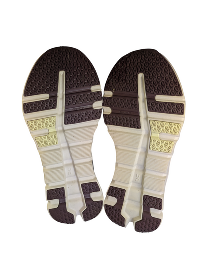 ON Cloudrunner 2 Trainers