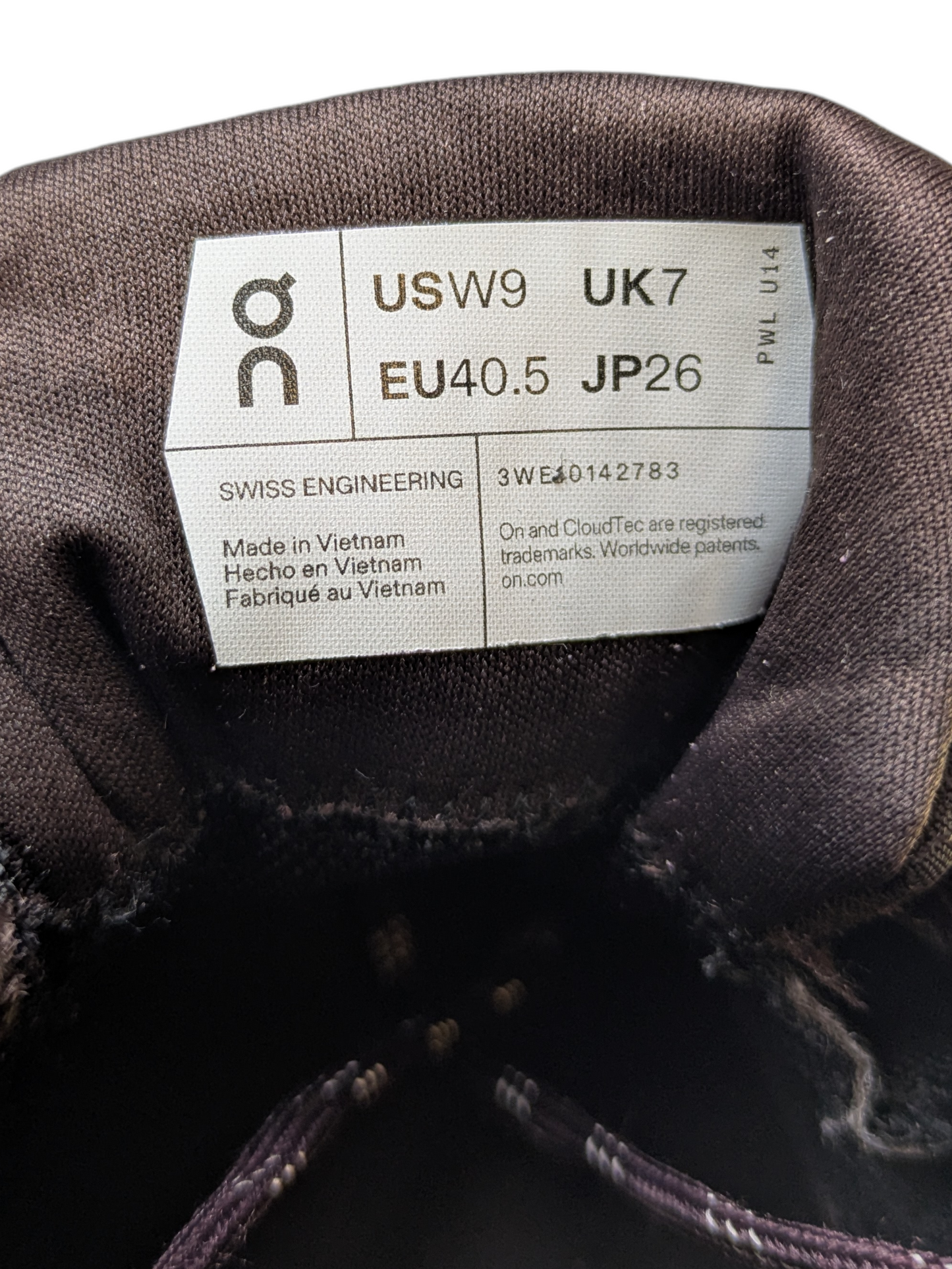 ON Cloudrunner 2 Trainers