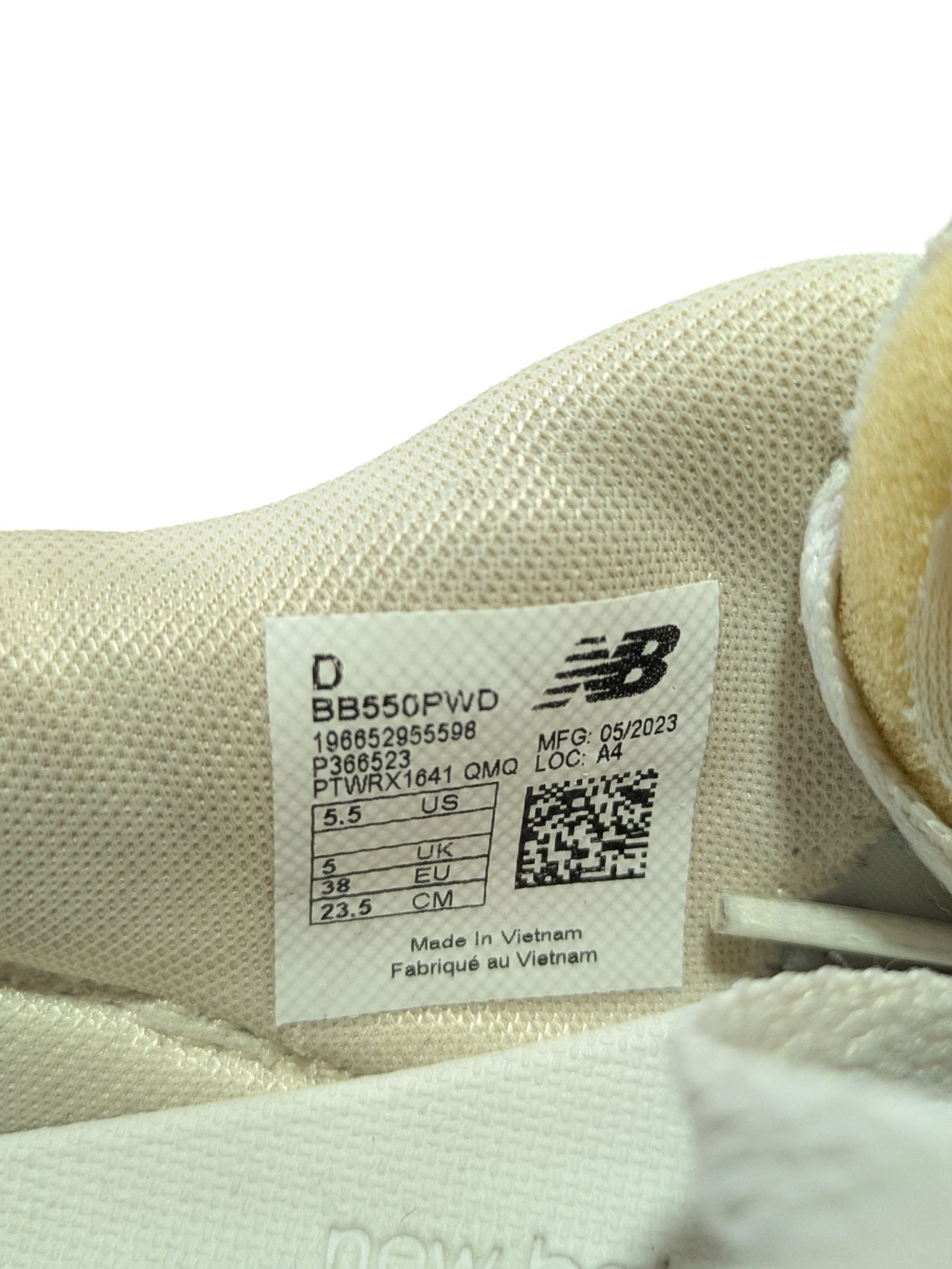 New Balance 550 Trainers