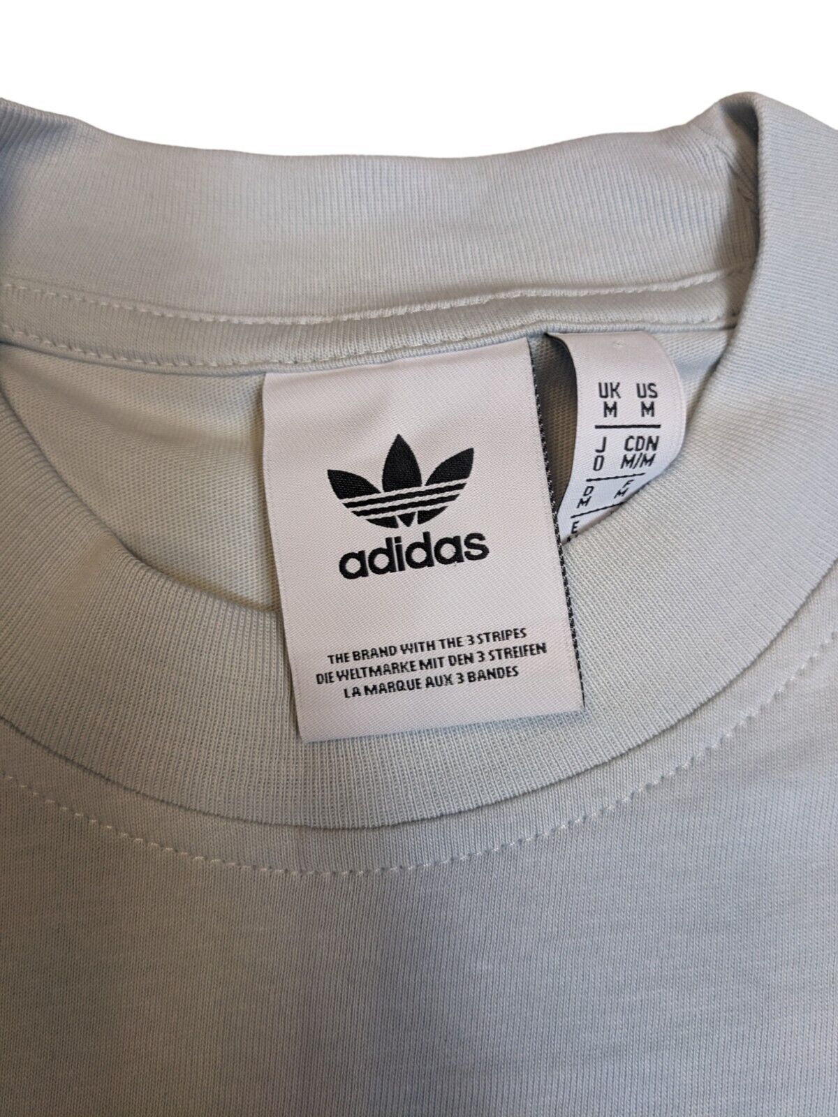 Adidas T-shirt Medium